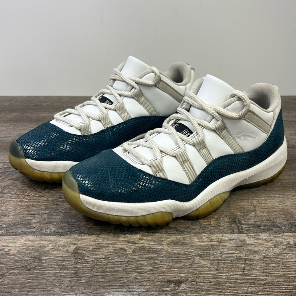 Air Jordan 11 Retro Low LE ‘Blue Snakeskin’ CD6846-102 Size 9